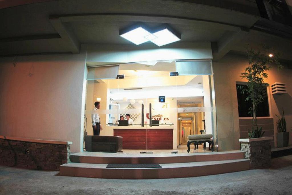 The Center Suites Cebu Exteriér fotografie
